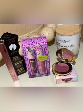 Too Faced Bundle Pillow Balm Hydrating Lip Duo - Blush and eyeliner